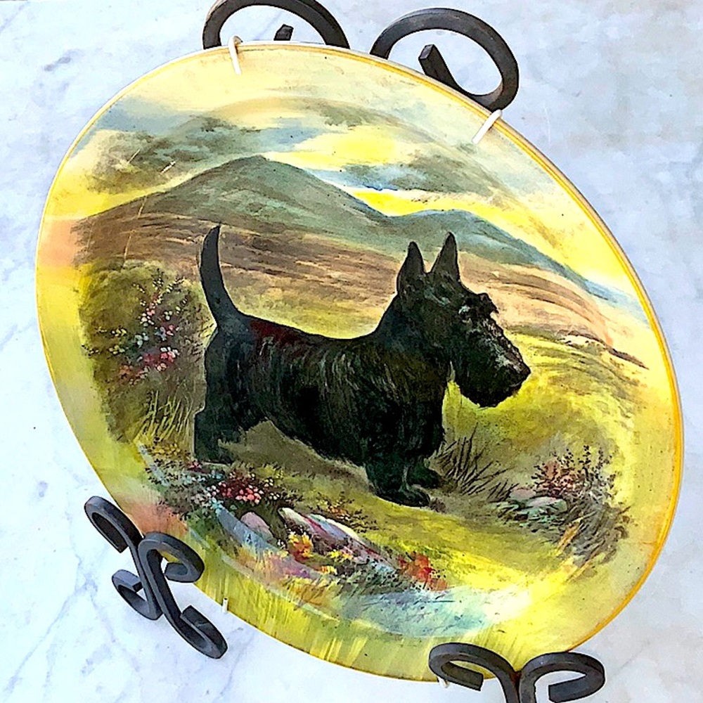 ROYAL DOULTON DOGS BREAD SCOTTISH TERRIER PLATE 10 1/2 INCH MADE IN ENGLAND